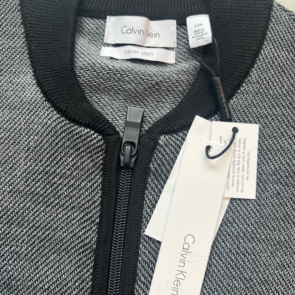 Men's or Women’s Calvin Klein Zip Up Sweater - Picture 4 of 4